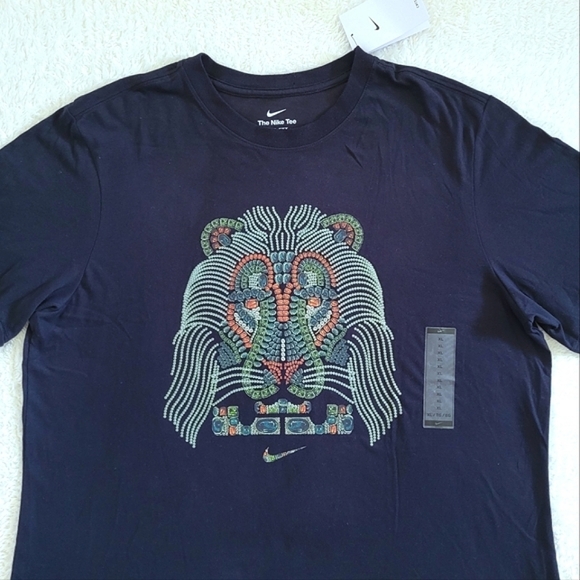 ✨️HP✨️Nike👟 x LeBron James🏀 "Strive For Greatness" Lion's Head🦁 Dri-Fit Tee - Picture 9 of 14